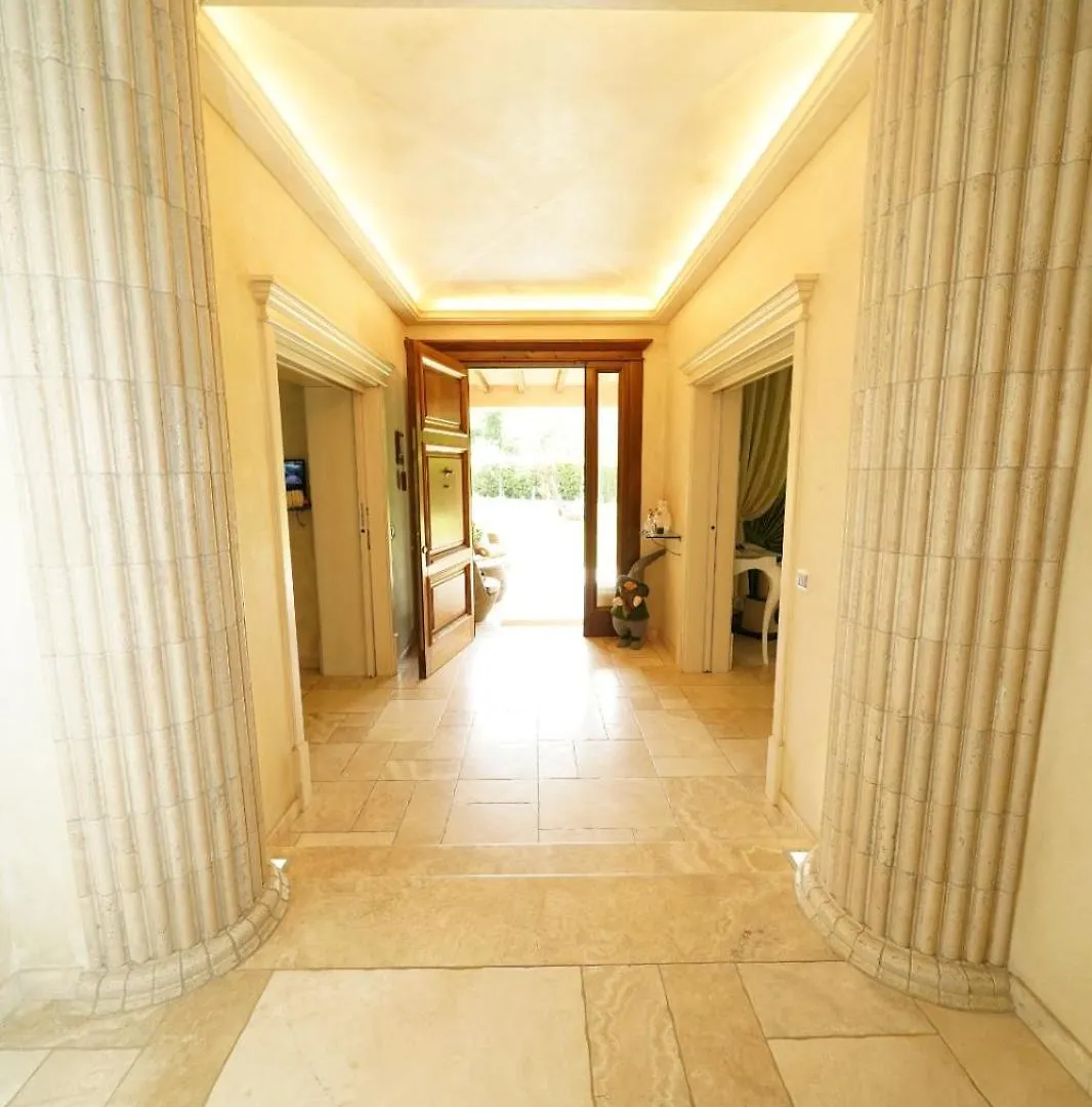 Villa Giulia Gragnola 0*,